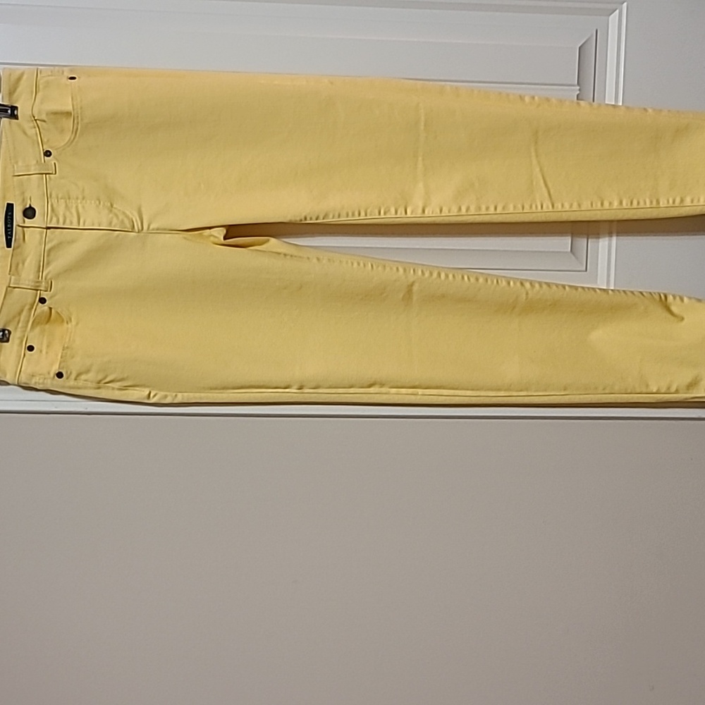 Talbots,size 6,yellow jeans. Five pockets, zip front.